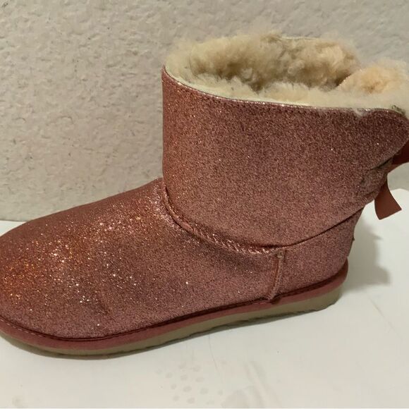 UGG Australia Women Mini Bailey Bow Sparkle Mid Boots Size 7 Pink 1100053 GUC - Picture 1 of 12